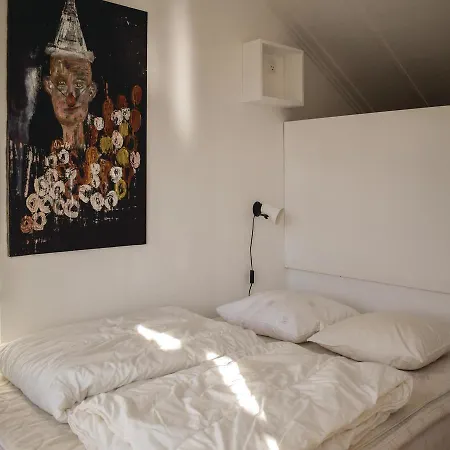 Two-bedroom In Apartamento